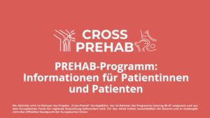 roter Hintergrund mit weißem Logo "Cross Prehab", darunter in weißer Schrift der Text PREHAB-Programm: Informationen für Patientinnen und Patienten